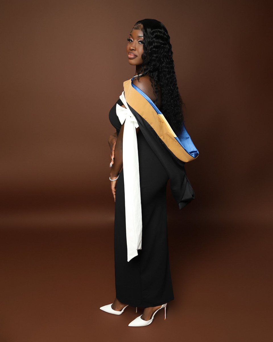 h_awwwa's tweet photo. Been about my business so I mastered it #MBA #2025 🎓 https://t.co/W8EFGnFZVY