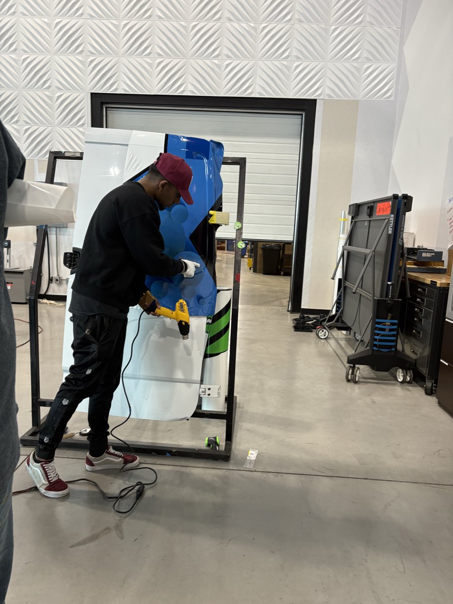 ND Graphics tweet media