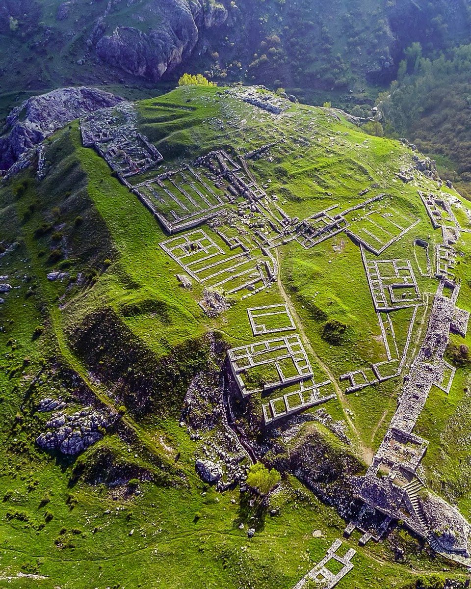 TurkishArc's tweet photo. This is Çorum, not Peru. 2,000 years older than Machu Picchu. https://t.co/wCtwxDiosV