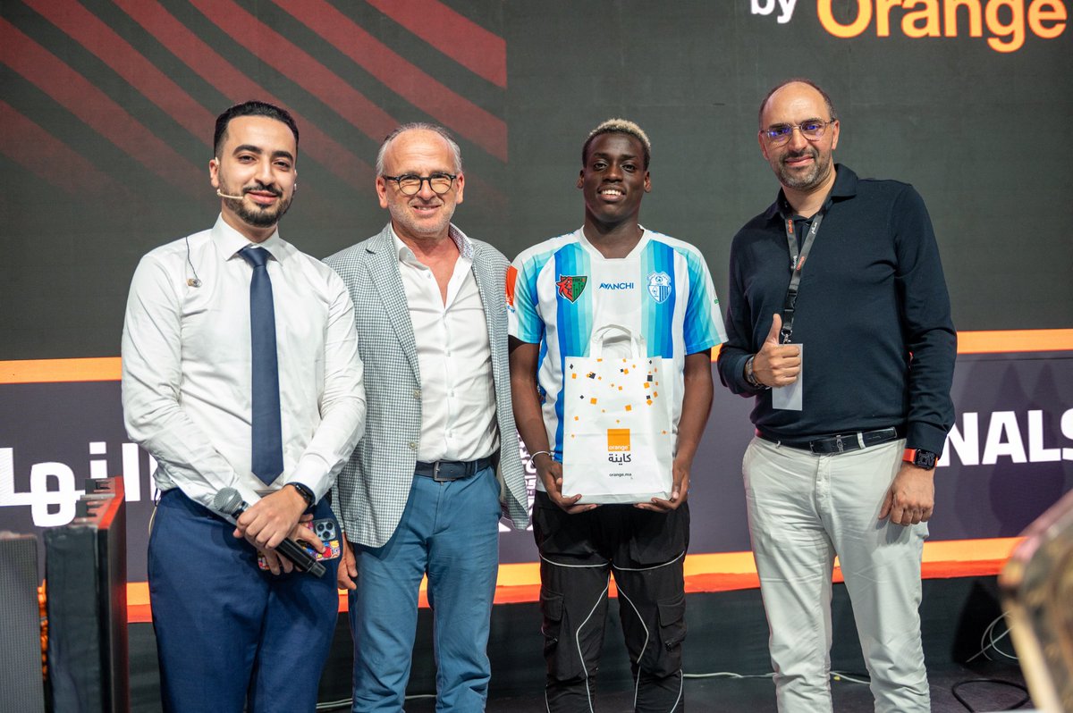 SOLO Esport 🇸🇳🎮 (@soloesportclub) on Twitter photo Clap de fin ebotola 2025 !
Pour sa toute première participation, <a href="/dexxjunior03/">DexXjunior🇸🇳</a> s’est arrêté en quart de finale mais repart avec le Trophée de MVP du tournoi, joueur le plus prolifique de la saison 2025 🏆
Un immense merci à la <a href="/FRMJEOFFICIEL/">Fédération Royale Marocaine des Jeux Electroniques</a> aux clubs <a href="/IRT_foot/">IRT - Ittihad Riadi De Tanger</a> et Qods Tazri 🇲🇦 Clap de fin ebotola 2025 !
Pour sa toute première participation, <a href="/dexxjunior03/">DexXjunior🇸🇳</a> s’est arrêté en quart de finale mais repart avec le Trophée de MVP du tournoi, joueur le plus prolifique de la saison 2025 🏆
Un immense merci à la <a href="/FRMJEOFFICIEL/">Fédération Royale Marocaine des Jeux Electroniques</a> aux clubs <a href="/IRT_foot/">IRT - Ittihad Riadi De Tanger</a> et Qods Tazri 🇲🇦