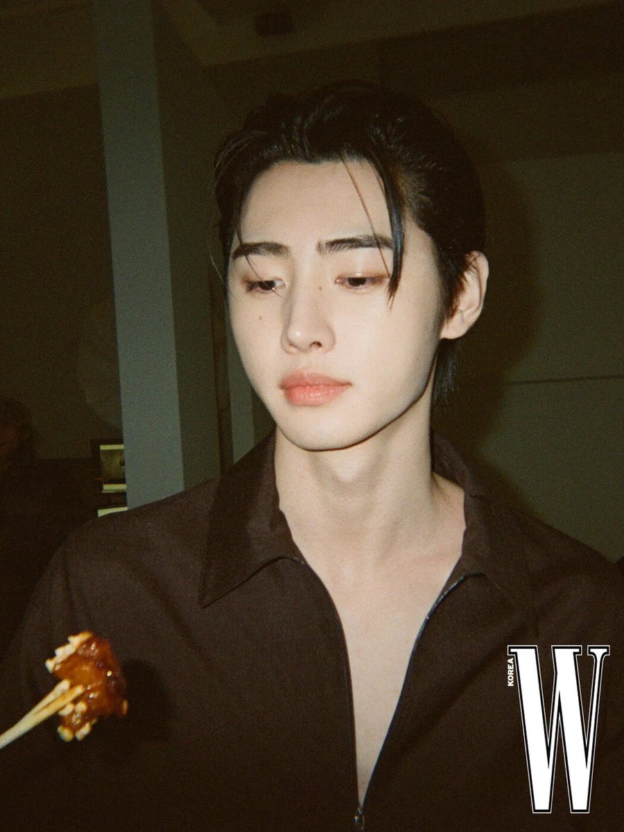 안! tweet media