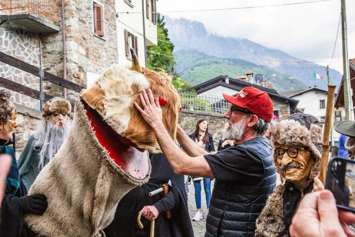 I traveled to Andrista to find the magic behind the Badalisc festival — to research the costume, the traditions, and the folklore for my film TWISTED. But what I found was something even more powerful: the real magic is the people. Grazie mille, Andrista ❤️✨ #Animation