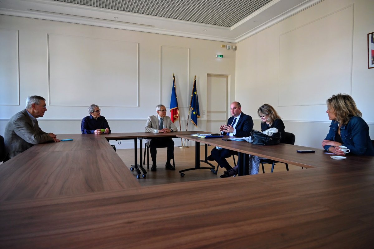 Image de Préfet des Yvelines - 📍Visite de terrain à Saint-Nom-la-Bretêche
Ce matin, Frédéric Rose, préfet des Yvelines, a rencontr