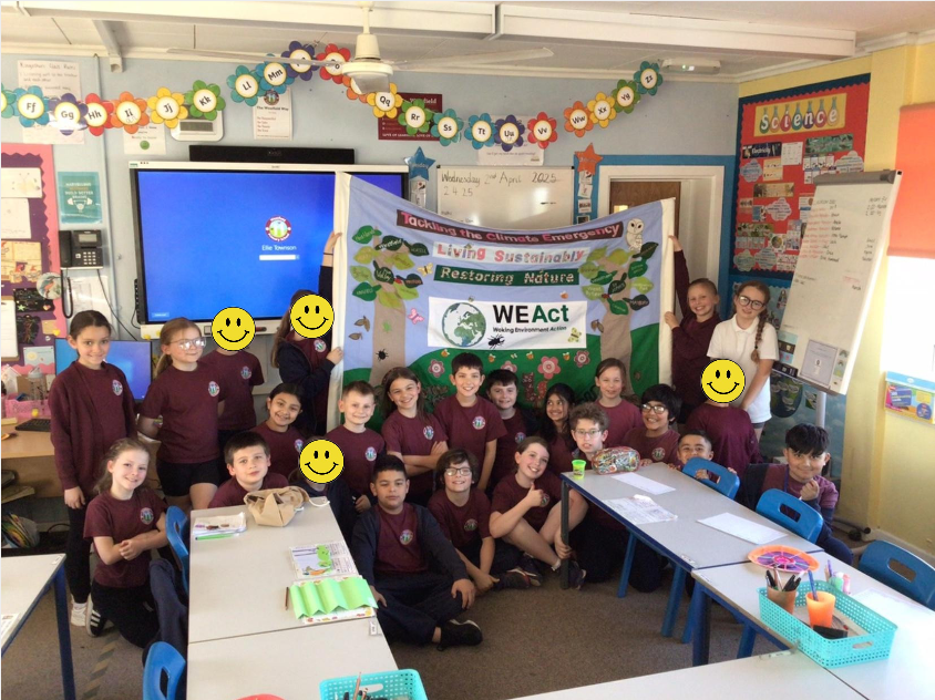 One of our student's Nan was responsible for making this lovely banner on behalf of Woking Environment Action. All of the materials used were recyled. It fit into our 'Wonderful World' topic in Y4 where we focused on being more sustainable and eco-friendly. 🌴♻️