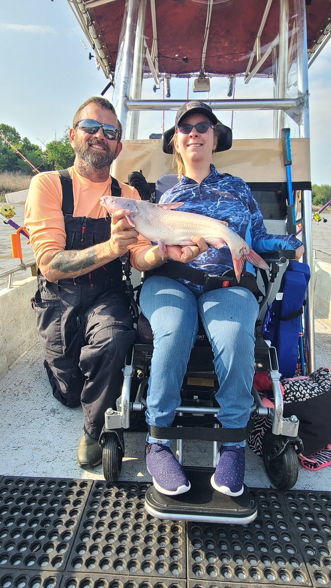 burnside4141's tweet photo. Kenzi went #fishing Sunday w/Oklahoma Wheelin' Sportsmen (a great program to get wheelchair bound sportsmen outdoors) of Oklahoma NWTF at Lake Keystone w/Mcbride Outside. Biggest #catfish was 13.25 blue cat. #FishingGirl #fishingtrip #outdoorslife #kowgirlkenzi #disability https://t.co/FpeciJSUbr