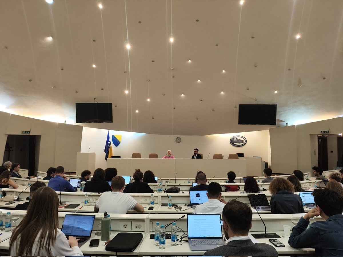 "Religious diversity of BiH and its impact on the political &amp; security dynamics" is the next topic for the #NatolinTeamWesternBalkans! 🕌⛪✡️

With Dr. <a href="/DzevadaGaric/">Dževada</a> Natolin students are exoloring how faith intersects with politics and security — a key to understanding the