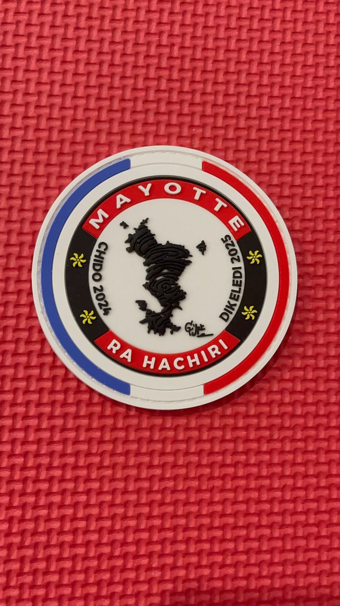 ODP Sapeurs-Pompiers de France (@odppompiers) on Twitter photo #Mayotte | Un écusson #Chido et #Dikeledi à Mayotte
Bravo à cette initiative permettant de souligner toute la cohésion et l'entraide lors de ces désastres
Soutenez les sapeurs-#pompiers locaux en commandant l'écusson à l'adresse mail de l'UDSP976 : udsp976@outlook.fr #Mayotte | Un écusson #Chido et #Dikeledi à Mayotte
Bravo à cette initiative permettant de souligner toute la cohésion et l'entraide lors de ces désastres
Soutenez les sapeurs-#pompiers locaux en commandant l'écusson à l'adresse mail de l'UDSP976 : udsp976@outlook.fr