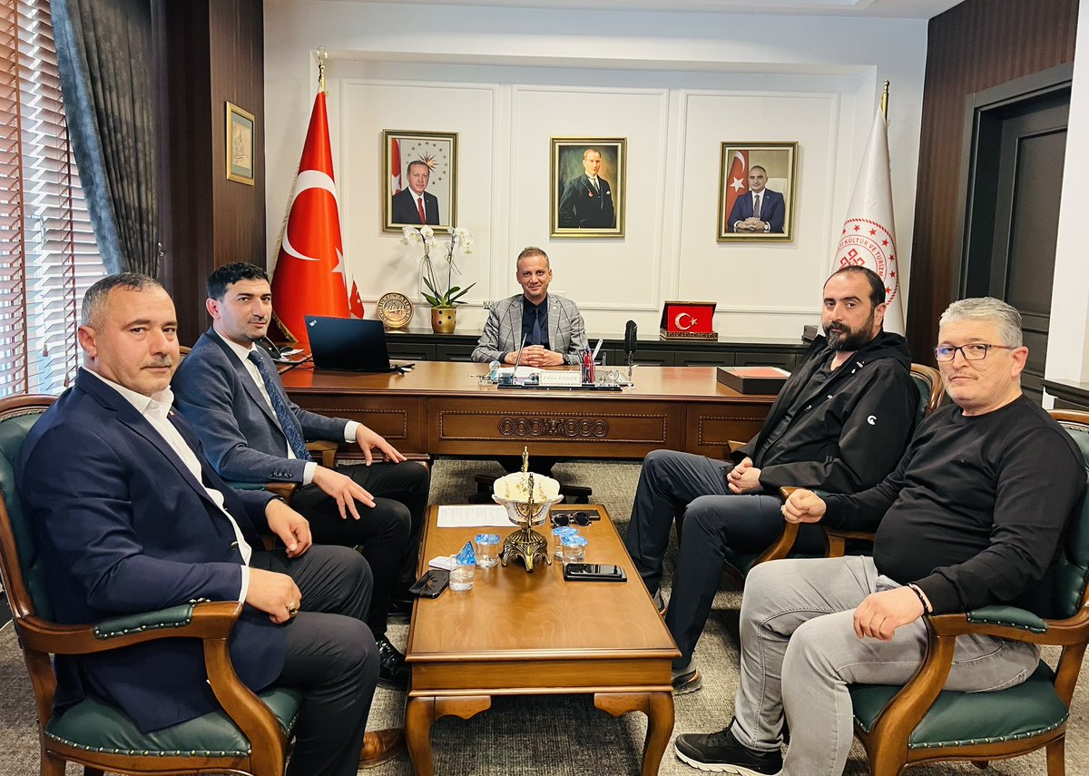 Konya İl Kültür ve Turizm Müdürlüğü görevine atanan Sayın Fikret Fidan’a Asriad Konya Şube Başkanı Sayın Abdullah Karabağ ve Yönetim Kurulu Üyeleri makamında tebrik ziyaretinde bulundular. 

Mr. Abdullah Karabağ, President of the Asriad Konya Branch, and the Board Members paid a