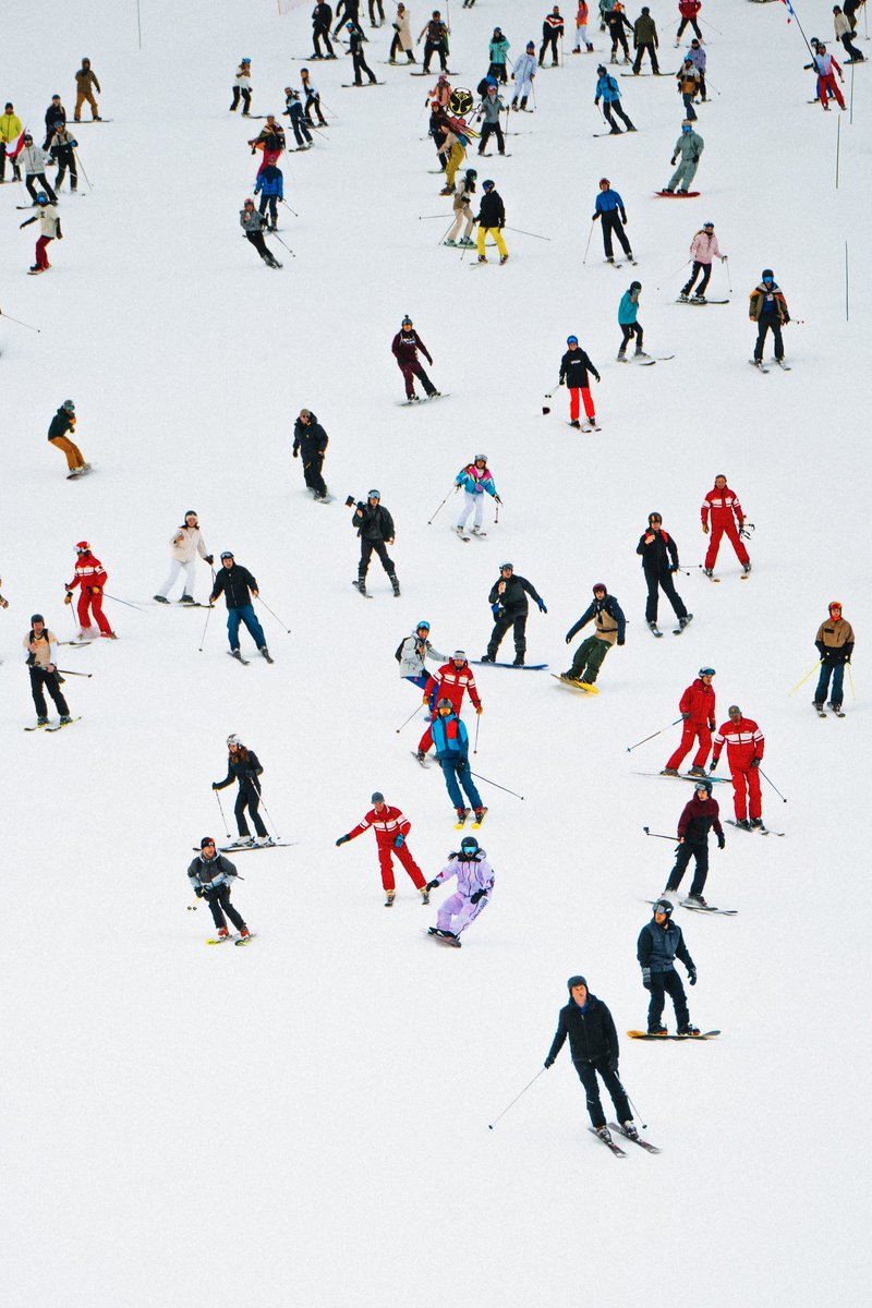Can you spot Steve Aoki? Bonus points if you find the Ski Happicon as well.