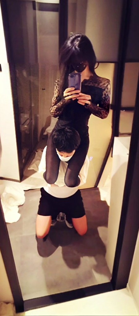 Chenchen on shoulders (@chenchen_queen) on Twitter photo 