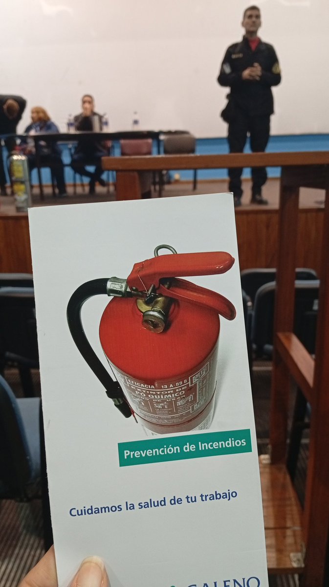 Capacitación para la comunidad de la UNaM en el marco de la semana argentina de la Salud y seguridad en el trabajo. 
*Tema central*: Evacuación y prevención de incendios 🚨🔥👩🏻‍🚒👨🏾‍🚒