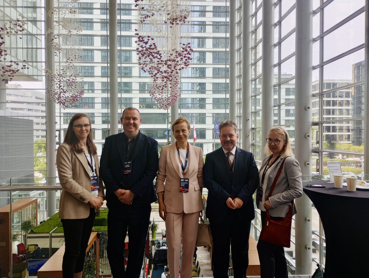 Prof. Anna Skolimowska oraz Prof. Piotr Bajda wzięli udział w <a href="/3seaseu/">Three Seas Summit</a>