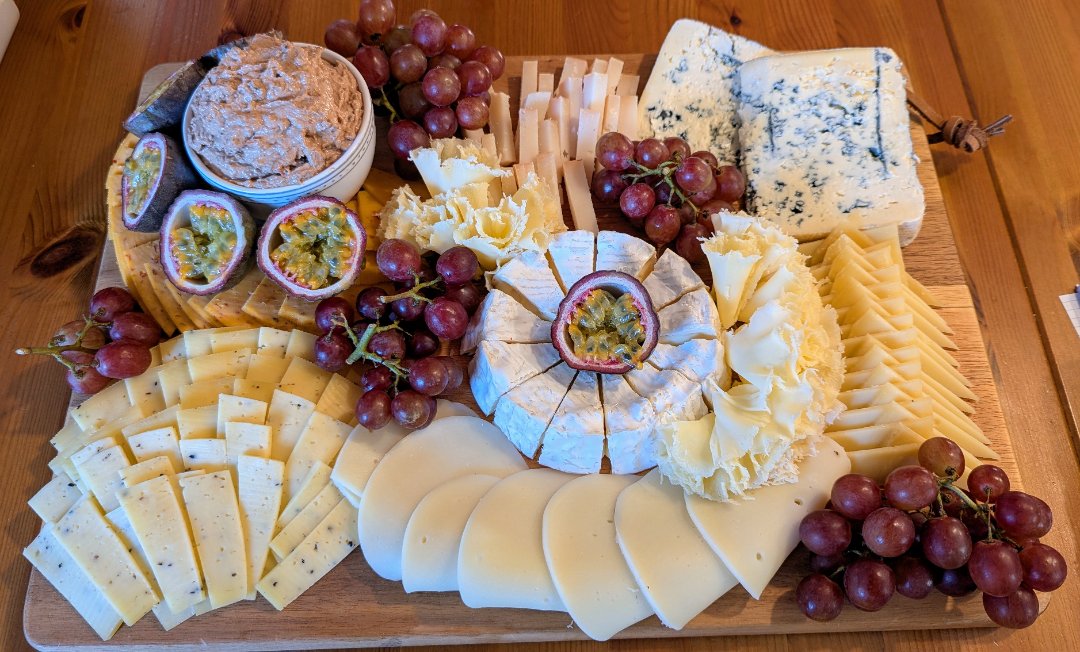 homevsfastfood's tweet image. [homemade] cheeseboard
👉 homecookingvsfastfood.com
#cheeseboard #homemade #charcuterie #foodie #gourmet #homecooking #food #recipes #foodpic #foodie #foodlover #cooking #hungry #goodfood #homecookingvsfastfood