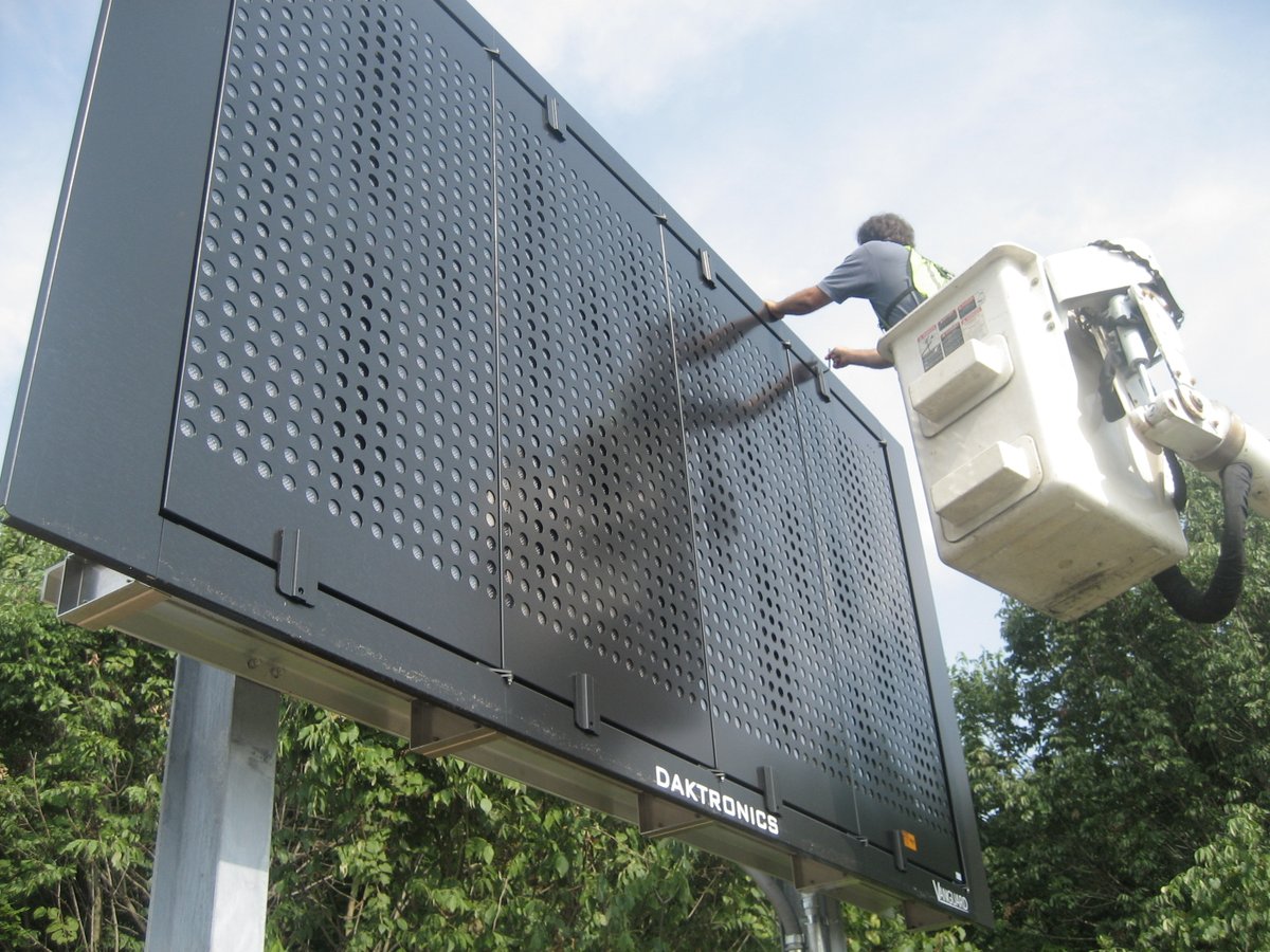 Daktronics's tweet image. We are committed to excellence in every project. 🌟 Our experienced #DakTransportation team and high-quality products ensure #ContractorSuccess. #ThisIsITS