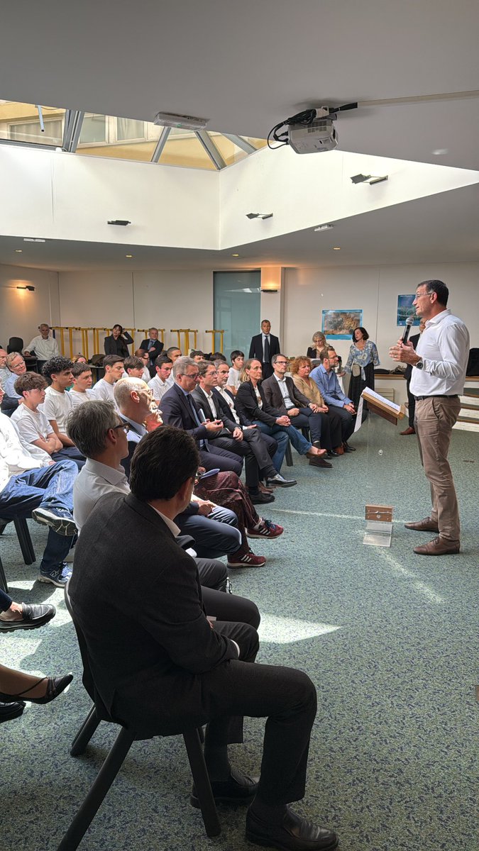 L_PozzodiBorgo's tweet photo. Challenge #Forindustrie • Rimessa di i premii à i giovanni di u liceu di Montesoru : un impegnu cumunu à prò di u sviluppu industriale di a Corsica. 

Cumplimenti à i nostri liceani di a seconda « ZitelliScolaCorsa »👏 https://t.co/57HTejzE6M