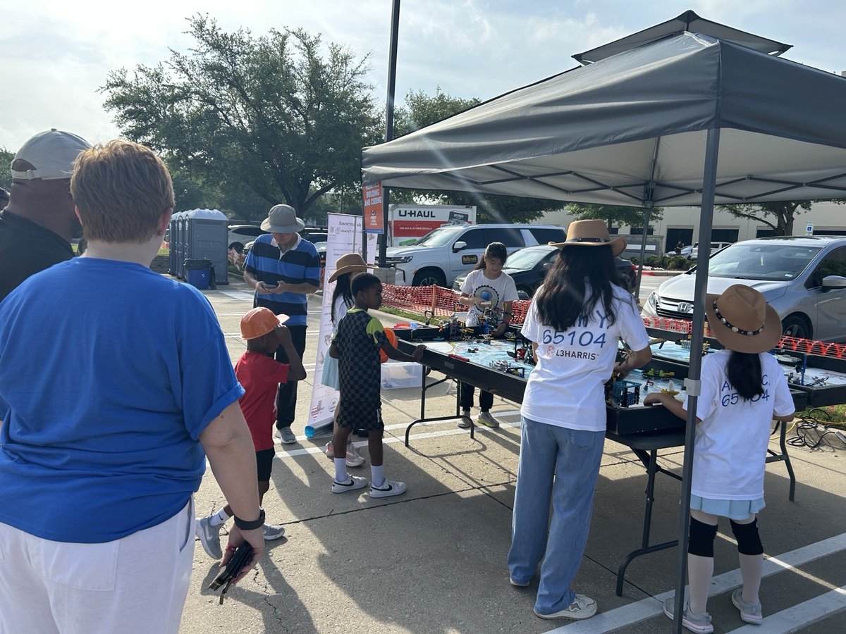 FIRSTinTexas's tweet image. Our FIRST LEGO League team 65104 Pynauts had an amazing time demoing their robot at NTTA’s Pave the Way Family Fun Day this past Saturday! 🤖🚧 It was more than a demo — it was a celebration of all the hard work, teamwork, and innovation that happened this season. #FIRSTinTexas
