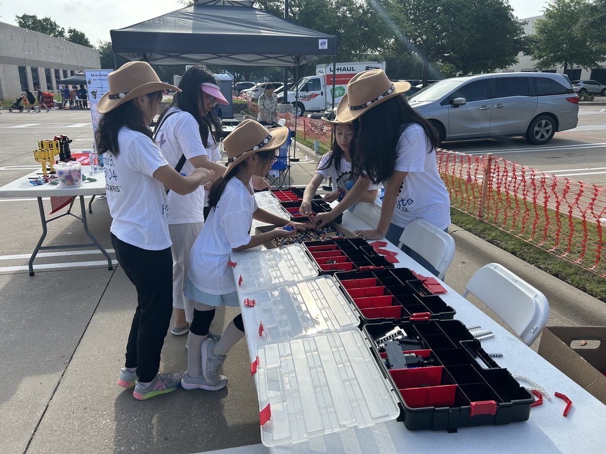 FIRSTinTexas's tweet image. Our FIRST LEGO League team 65104 Pynauts had an amazing time demoing their robot at NTTA’s Pave the Way Family Fun Day this past Saturday! 🤖🚧 It was more than a demo — it was a celebration of all the hard work, teamwork, and innovation that happened this season. #FIRSTinTexas