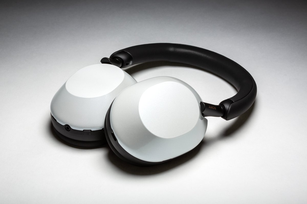 ColorWare's tweet photo. The Sony WH-1000XM5 headphones looking clean in Diamond Pearl White!
#ColorWare #Sony #SonyWH1000XM5 #Headphones https://t.co/WCOG8hWzPk
