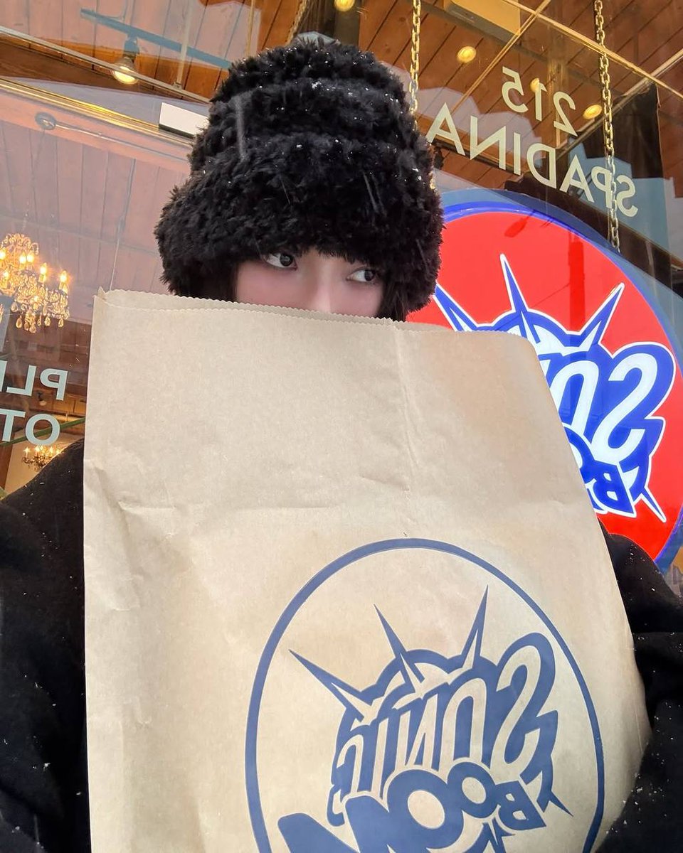 CloveySoul's tweet image. Peek-A-Boo! :3