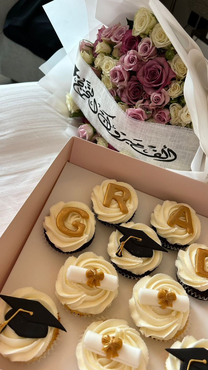rooby_d's tweet photo. انتظرتك عُمري كله وأنت حِلم 🎓💜 #سفراء_الإلكترونية_46 https://t.co/Uv3CJO8IEx