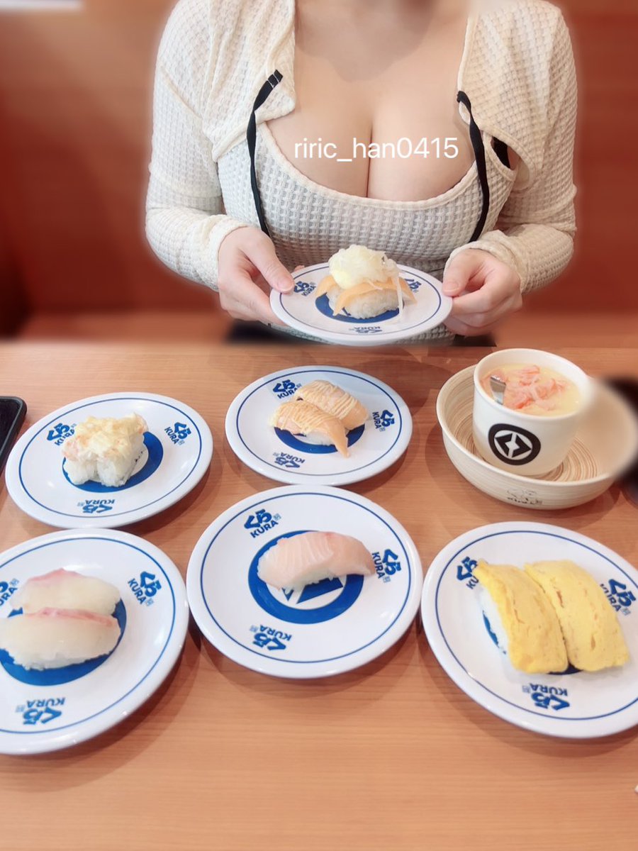 yumerinoyume's tweet photo. お寿司美味しい🍣🍣

🍣の後は🏨で🍑食べたい人は
いいねしてください、、♡ https://t.co/5VOVtcUNvy