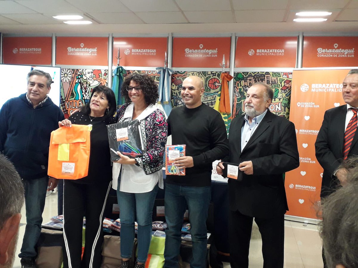 uiberazategui's tweet photo. Agradecemos la invitación y celebramos estas acciones que fortalecen la educación y la comunidad.

#UIBPresente #SeamosÚtiles #CompromisoSocial #Berazategui https://t.co/lKtOn5KJtP