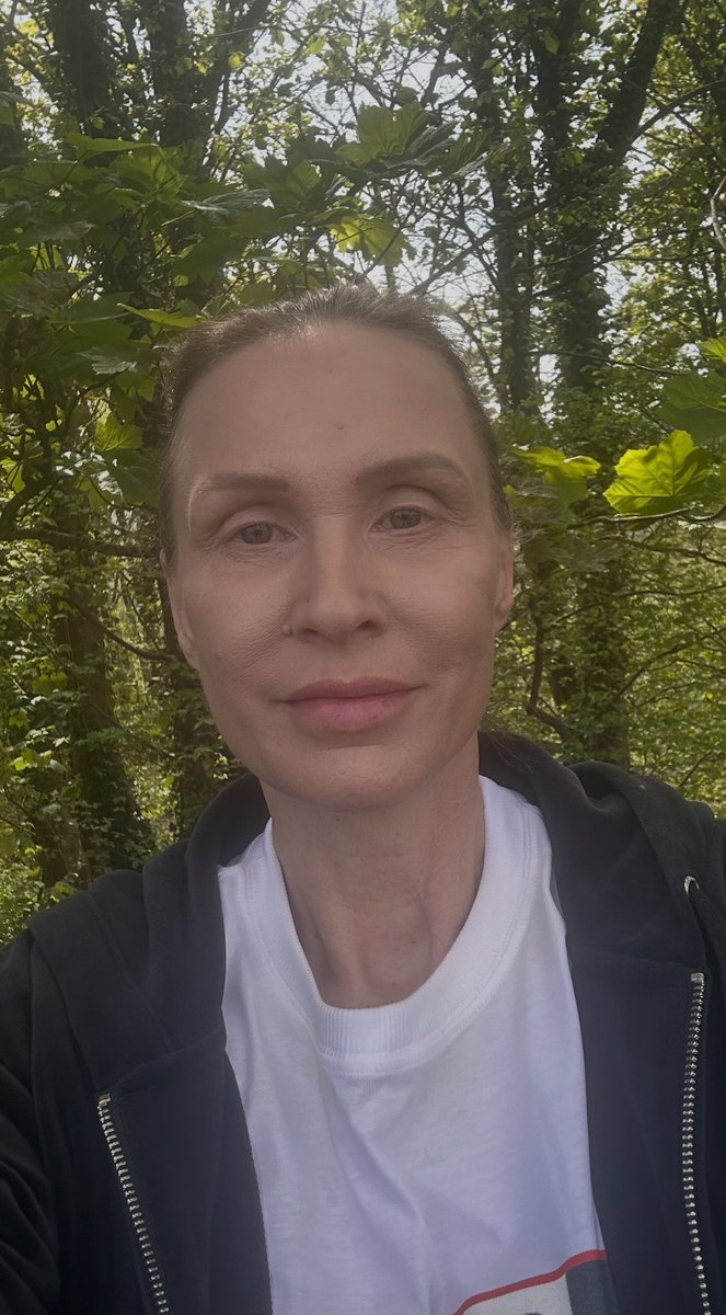 recovery_your's tweet image. Came to the woods for a walk.
Really am trying my fucking hardest right now. 
I’m not okay but I’m trying to be.