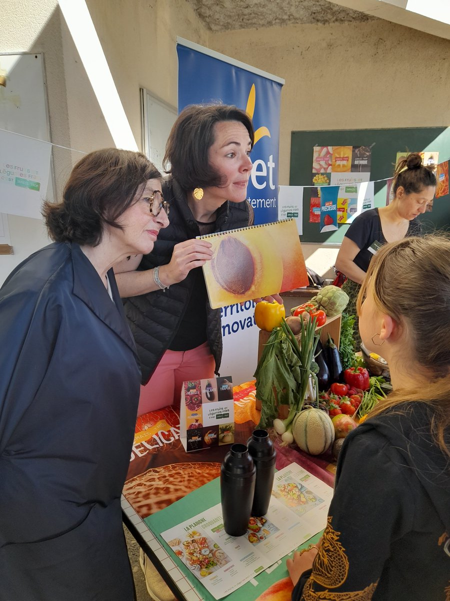 Image de Préfète Centre-Val de Loire et Loiret - 🍎En soutien à l'initiative d'Interfel CVL, les élèves du collège Charles Rivière à Olivet ont reçu