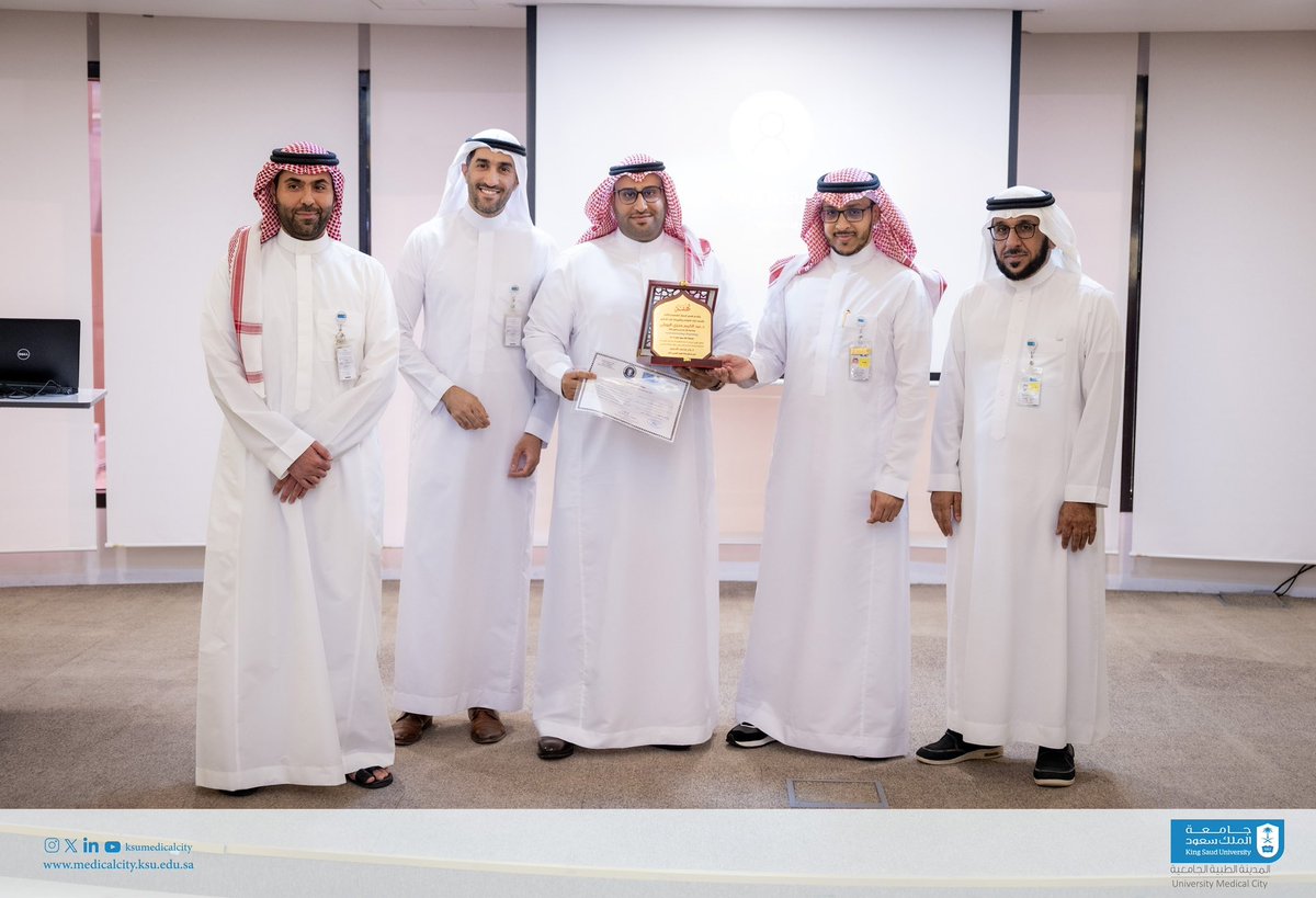 نظّمت وحدة الجهاز الهضمي والتنظير في #المدينة_الطبية_الجامعية بجامعة الملك سعود بالتعاون مع الجمعية السعودية للجهاز الهضمي ورشة عمل التهاب القولون التقرحي لمدة ثلاثة أيام حيث استهدفت أطباء الجهاز الهضمي وأطباء زمالة الجهاز الهضمي وذلك بإقامة عدد من المحاضرات التوعوية والجلسات