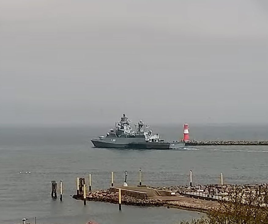 WarshipCam's tweet photo. German Navy Braunschweig-class corvette FGS Braunschweig (F260) leaving Rostock, Germany - April 29, 2025 #FGSBraunschweig #f260
SRC: webcam https://t.co/iHODayIOfO