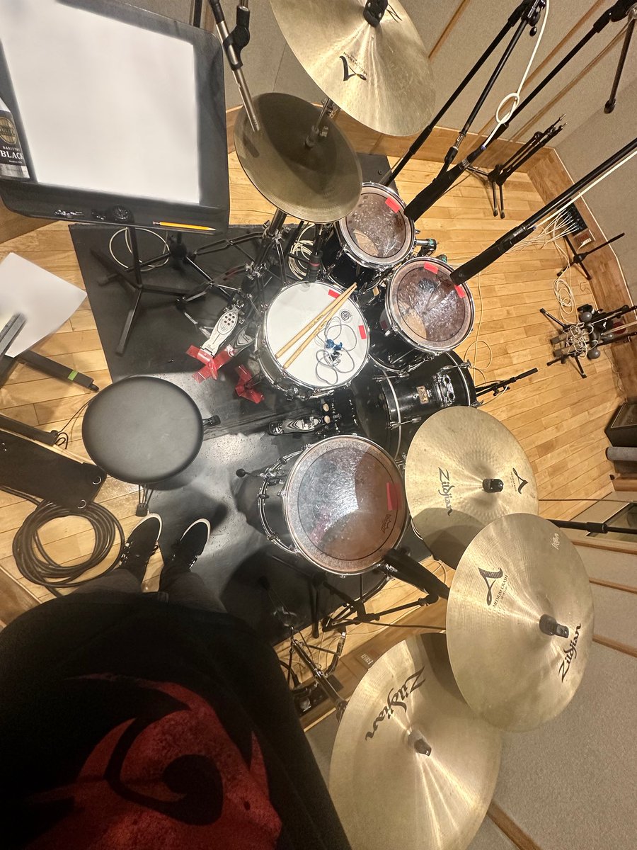 AK_Akht's tweet photo. 今日のお仕事は丸々一日レコーディングでした。良い音で良い演奏が録れた〜
#britishdrumco #codedrumheads #lerni https://t.co/nW2WcMNUl4