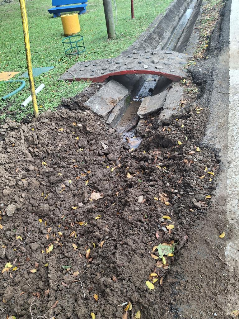 duked102's tweet photo. @IDAANinforma Buenos días, seguimos sin agua en Ciudad Radial, calle 145 A este,  por una tubería rota en el Parque de los Almendros. Ya se habían presentado a reparar, pero dejaron el trabajo sin terminar. Favor necesitamos que se repare pronto https://t.co/L7CKjx8GqA