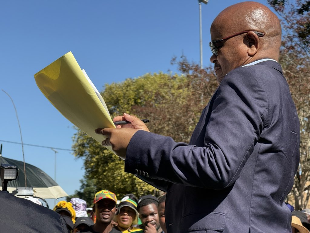 Accepted a memorandum from citizens demanding, amongst others, justice in the case and calling for a number of other measures to be implemented to intensify the fight against crime. 

We hear your voices and stand with survivors. We must ensure our justice system works for the