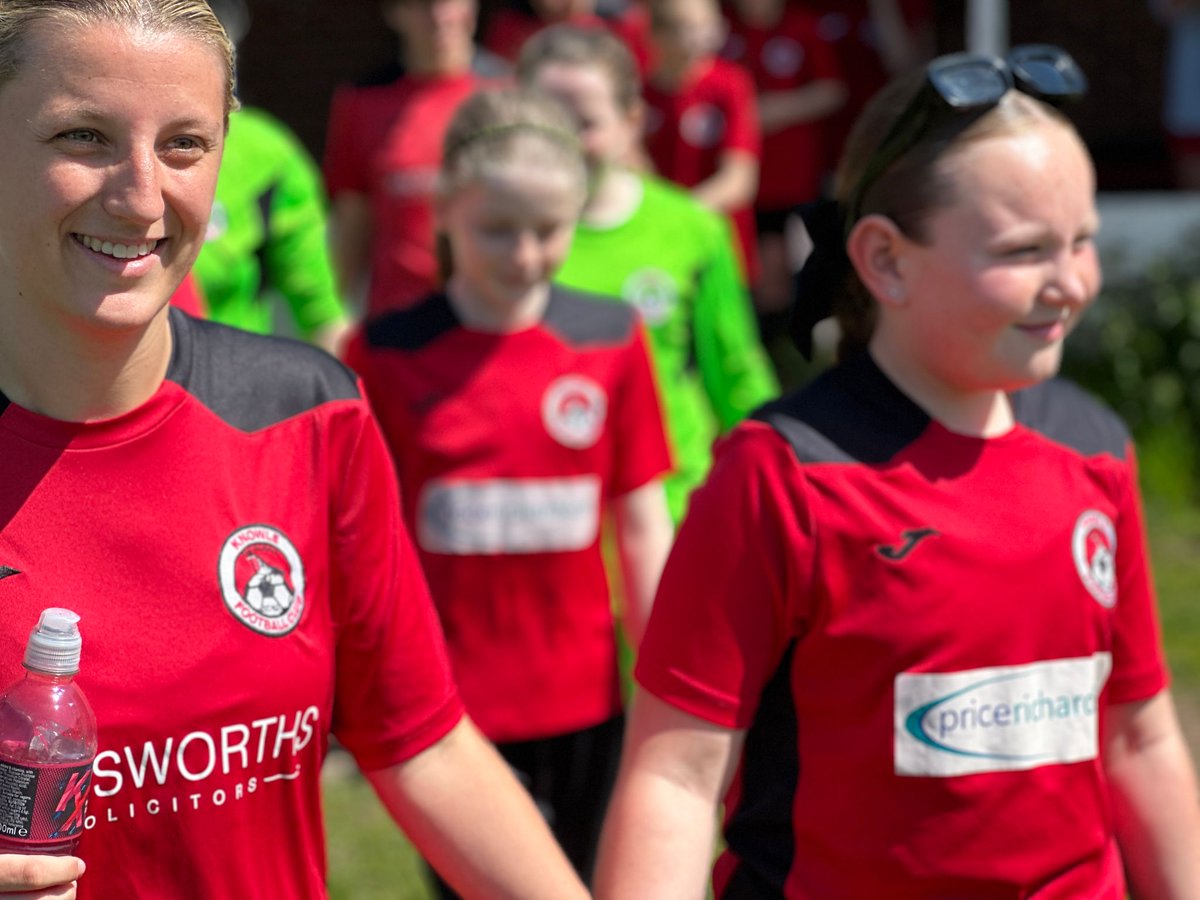 knowlewomenfc's tweet photo. U11 Swifts were our matchday mascots on Sunday! Loads of fun in the sun, inc treasure hunts, BTS tours, walking the team out &amp; ht penalties! Thank you sponsors @Wadsworthslaw for helping with goodie bags! @harry_moseley bracelets were a hit too! https://t.co/7qAxwYRIyA