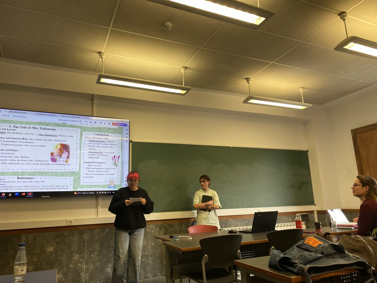 Hoy tuvimos la sesión de presentación de los pósteres como parte del #pid_infancia_usal 👏👏👏
Enhorabuena a todos los alumnos que han participado y gracias a <a href="/martitorita/">Marta Bernabeu</a>, <a href="/bauselabucc/">Lu Bausela Buccianti</a>, <a href="/LuciaSR94/">Lucía López Serrano</a>, Vasi Mocanu y Elisa Pérez por la coordinación en el proyecto.