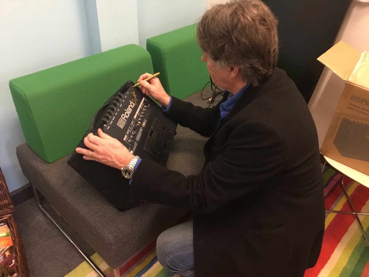 Business2Schools tweet media