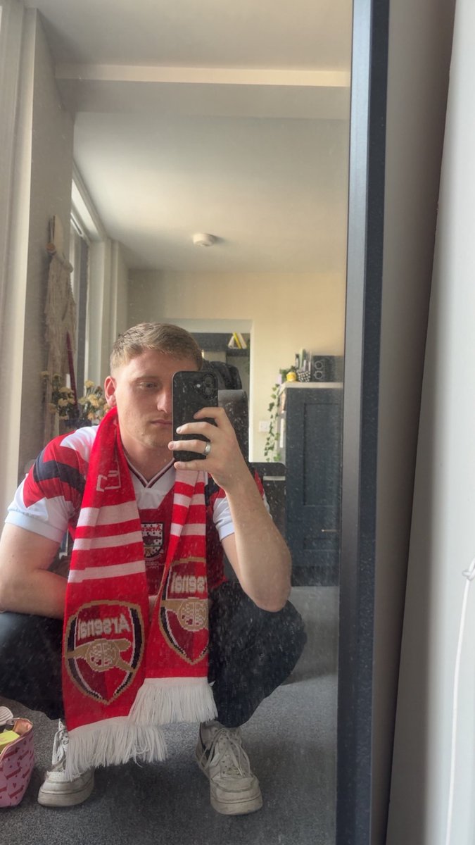 Emirates bound🔴⚪️