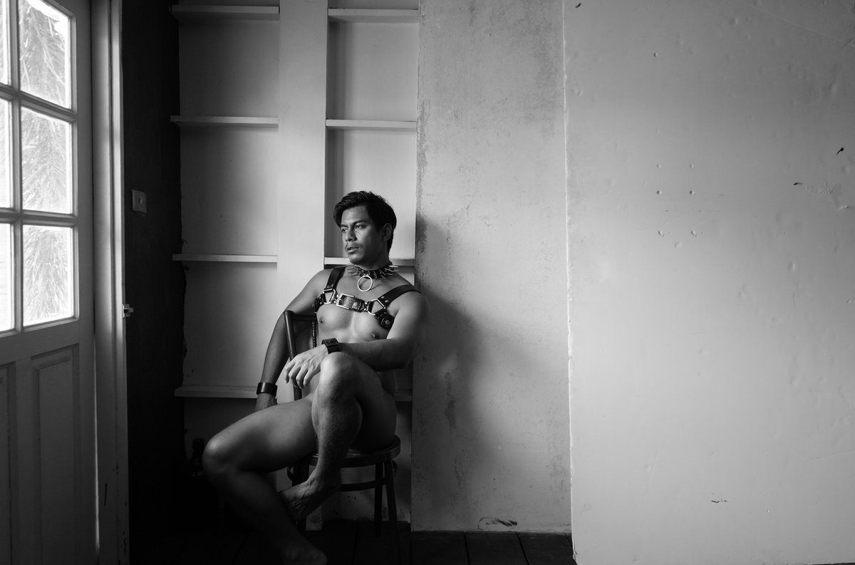 The mood ...
Model <a href="/NattAkira/">Tor : Natt.Akira_Kujou</a>  
Studio : Crimson studio 
Necklace : ML studio