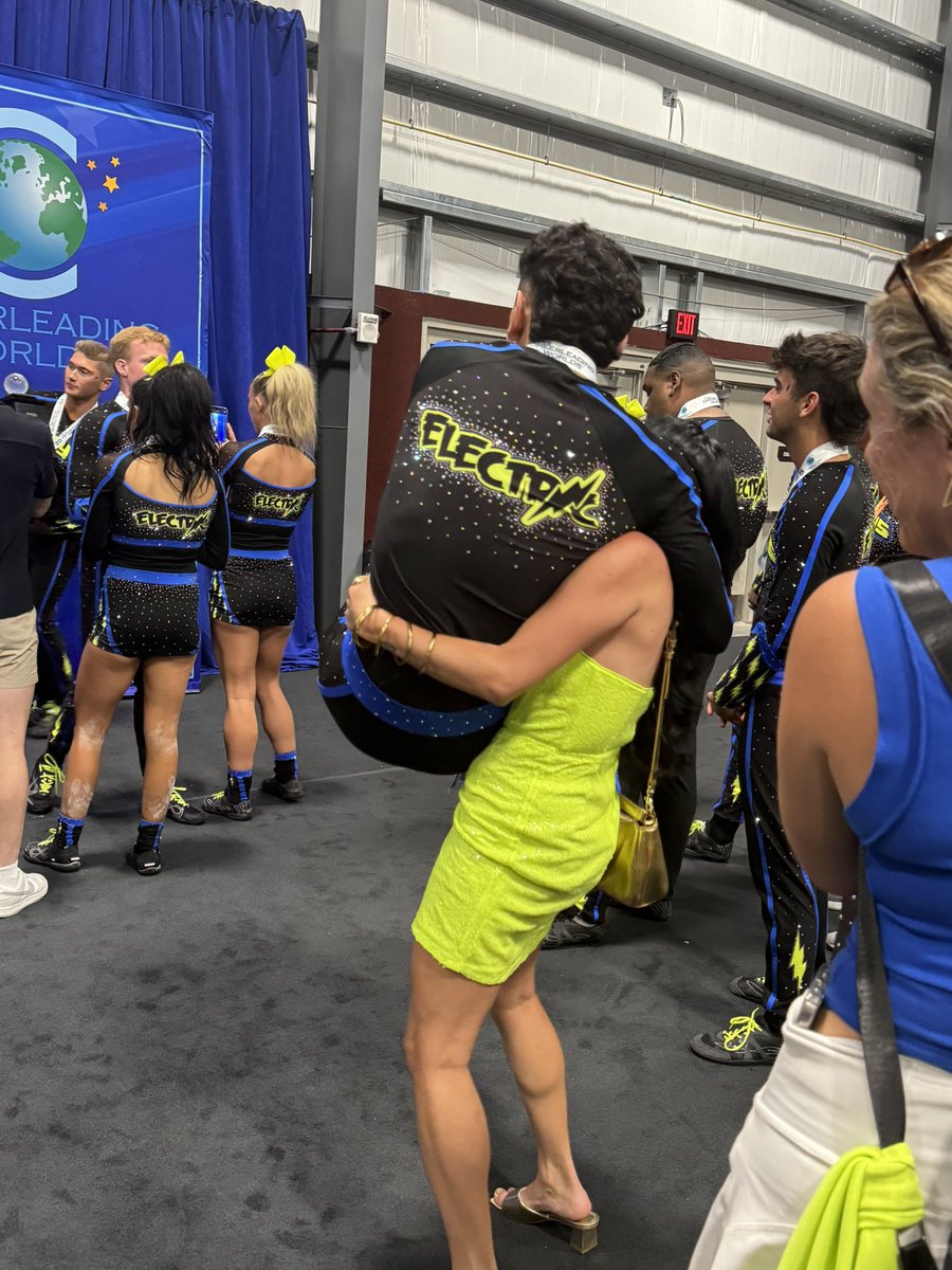 LetsGoPAYge's tweet photo. Looking for people who can lift up other humans above their head better than I can! 

https://t.co/i13KiIWjKb https://t.co/2BZ35rcoxF