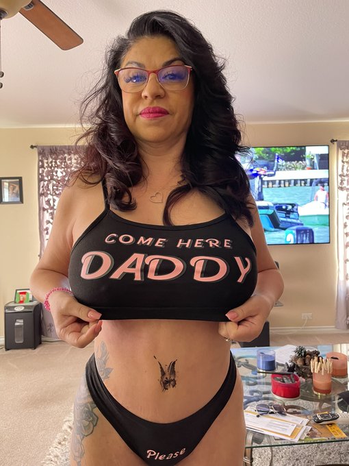 Watch Mrs. Kitty Cat's leaked NSFW photo on TwXstars