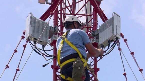 mreinier9004's tweet photo. #Etecsa asegura las telecomunicaciones para el 1ero de Mayo: Conectividad garantizada para celebrar el Día Internacional de los Trabajadores. Innovación y compromiso al servicio de la comunicación. 🇨🇺 #EtecsaTeAcompaña #1eroDeMayo https://t.co/SIahDV5dMr