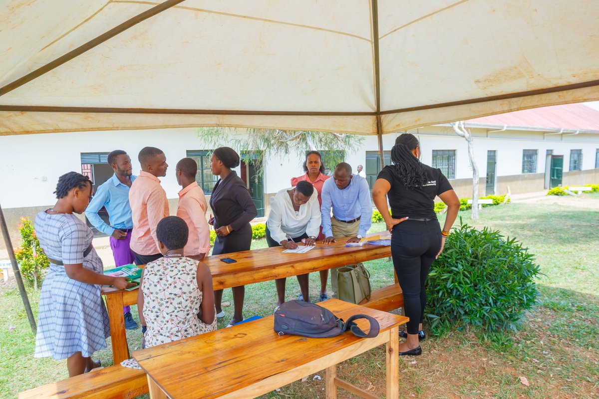 ecojwarrior's tweet photo. An engagement with the Kanungu Town Council Youth, focusing on the resolution  for the continued encroachment of swamps for Tea plantation.
#ClimateJustice #GenderJustice https://t.co/KNIWmEBKCh