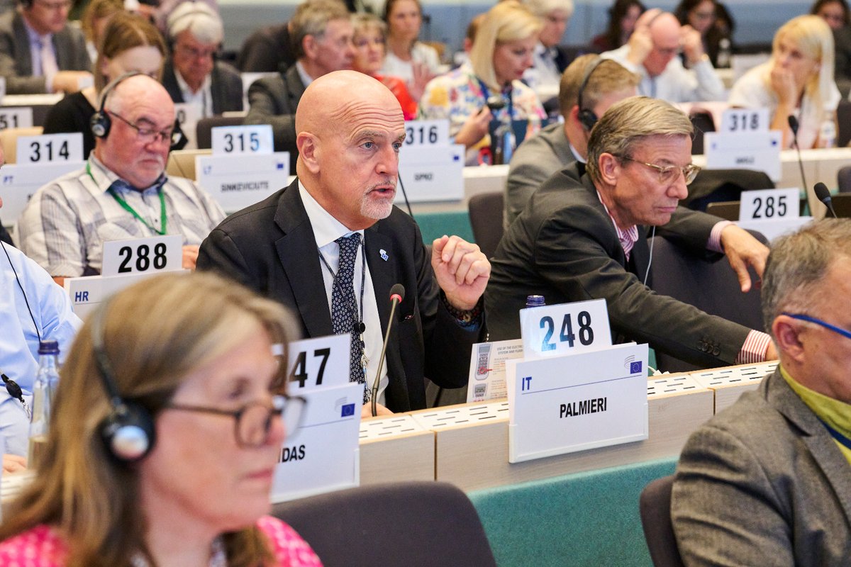 Workers' Group EESC (@workerseesc) on Twitter photo <a href="/RaffaeleFitto/">Raffaele Fitto</a> "Cohesion policy must ensure that all citizens feel its benefits. We need concerted action to guarantee that all regions have the means to face future challenges and to overcome issues of territorial competitiveness."
<a href="/stefanopalmier/">Stefano Palmieri</a>, member of <a href="/WorkersEESC/">Workers' Group EESC</a> at the #EESCplenary <a href="/RaffaeleFitto/">Raffaele Fitto</a> "Cohesion policy must ensure that all citizens feel its benefits. We need concerted action to guarantee that all regions have the means to face future challenges and to overcome issues of territorial competitiveness."
<a href="/stefanopalmier/">Stefano Palmieri</a>, member of <a href="/WorkersEESC/">Workers' Group EESC</a> at the #EESCplenary