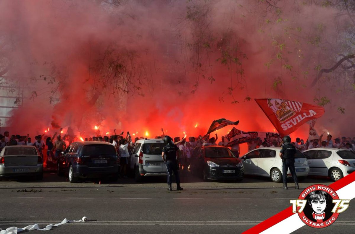 Estamos acostumbrados a jugar finales en mayo y la de este domingo, aunque muy diferente a las anteriores, lo es.

Solo vale la victoria y para ello recibiremos al bus del equipo a su llegada. Después, tocará meter el primer gol desde la grada.

¡VAMOS SEVILLA! <a href="/SevillaFC/">Sevilla Fútbol Club</a>