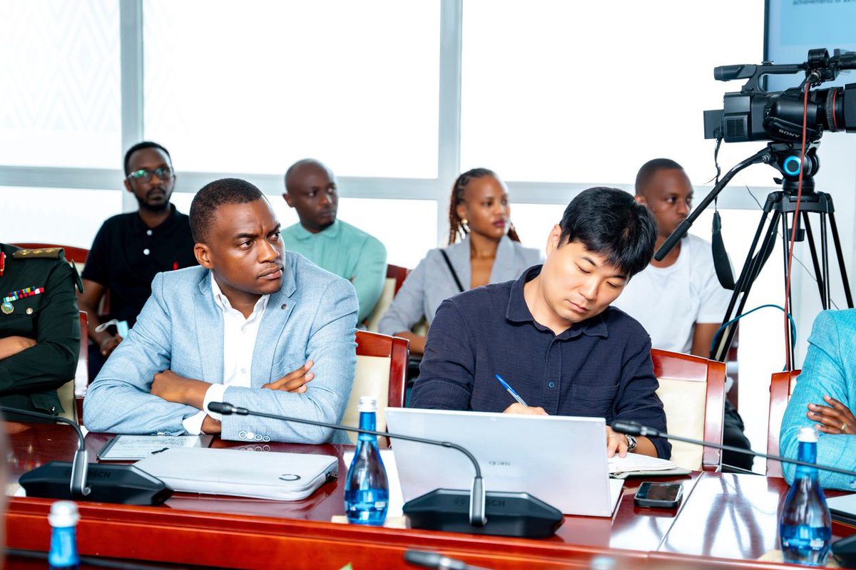 Rwanda Information Society Authority (@risarwanda) on Twitter photo At the launch of the Kubaka Portal & National Urbanization Policy, #RISA CEO <a href="/IBMuhizi/">Innocent B Muhizi</a> emphasized the role of innovation in transforming public services and the urgency of building products that meet real citizen needs. #Kubaka #SmartCitiesRw #UrbanInnovationRw At the launch of the Kubaka Portal & National Urbanization Policy, #RISA CEO <a href="/IBMuhizi/">Innocent B Muhizi</a> emphasized the role of innovation in transforming public services and the urgency of building products that meet real citizen needs. #Kubaka #SmartCitiesRw #UrbanInnovationRw
