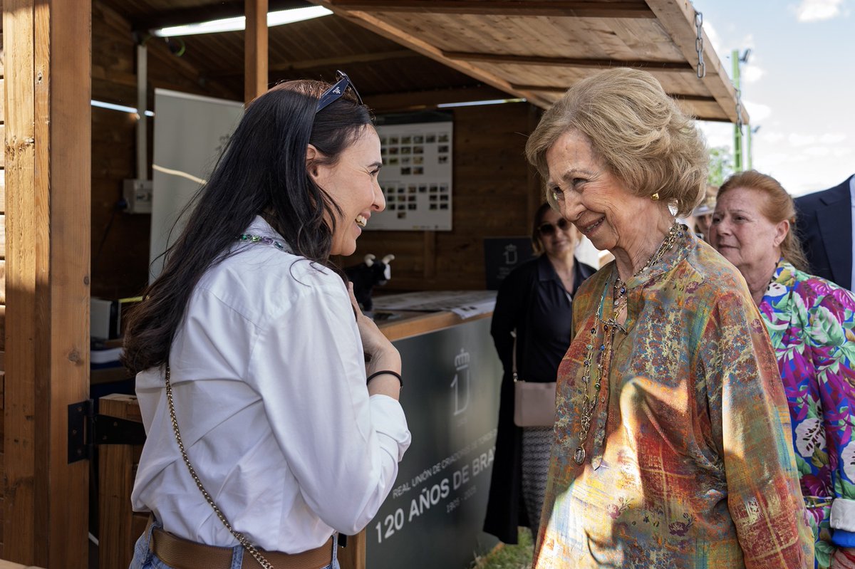 entreartes_eac's tweet photo. El papel de la RUCTL en #SiCampo fomenta la reflexión sobre a transmisión cultural del campo y la tauromaquia.
💥 En #SICampo, la tradición no se exhibe: se comparte, se aprende y se vive.
💥 #SICampo demuestra que el campo tiene futuro.
https://t.co/4tF7locjC6 https://t.co/LzCSeBRZhg