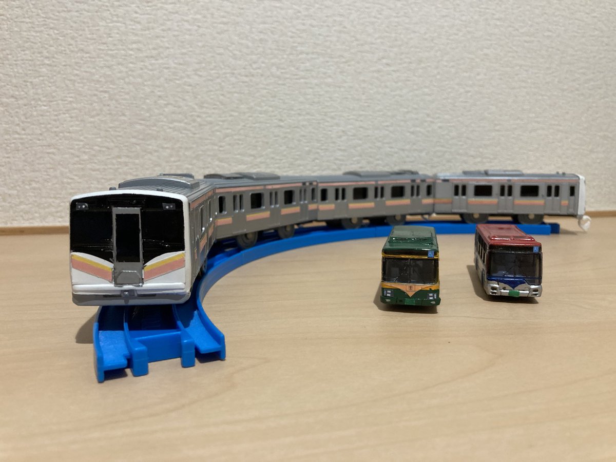 sinnkosann's tweet photo. 【自己紹介】
皆さん初めまして
しんこうさんと申します。

鉄道、バス、東方projectが大好きな新潟人です。
また、改造プラレールや改造トミカなどもしています。
発達障害の自閉症持ちです。　
SNS初心者ですが、何卒よろしくお願いします。 https://t.co/8UGVX5fCce