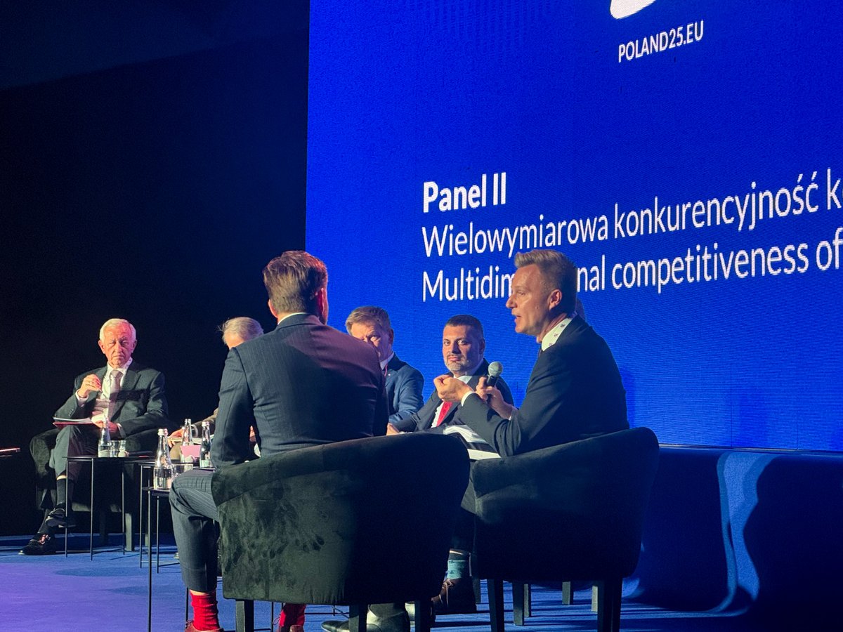 PKP_SA's tweet image. 1/7 Zakończył się drugi panel pt. „Wielowymiarowa konkurencyjność kolei”, organizowany w ramach konferencji "Konkurencyjność transportu kolejowego - wyzwanie i konieczność".
#UIC #CER #UNIFE #MinisterstwoInfrastruktury #inwestycje #debata #PolskaPrezydencja #PKP #kolej #energia