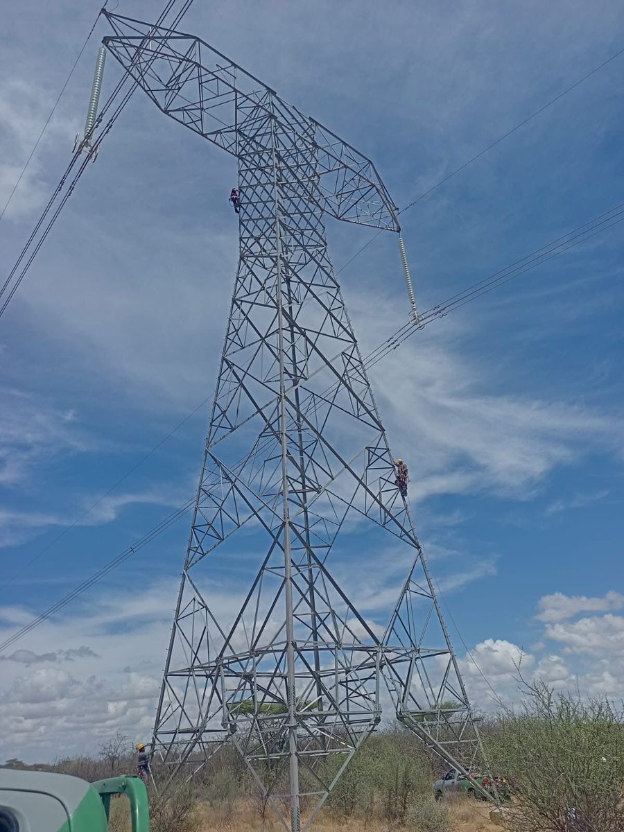 MativoMJohn's tweet photo. Good work @KETRACO1 team as you ensure the line serves the nation.
Ongoing maintenance works on the 500kV HVDC Ethiopia - Kenya Interconnector.
Say NO to vandalism
#ReliablePower #StablePower #KETRACOProjects https://t.co/W6HXOnxZlv
