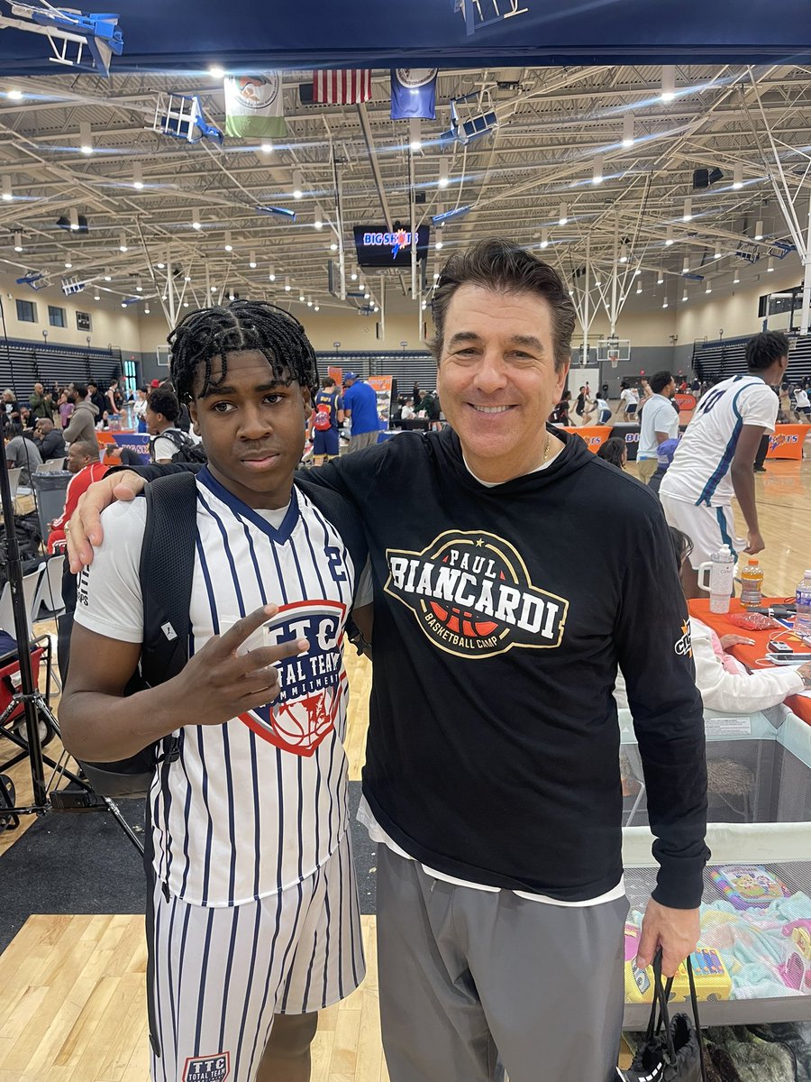 JeromeWard585's tweet image. Played up! Won Tournament and won MVP💪🏾🏀 🙏🏾 Blessed for the opportunity‼️ Thank you @PaulBiancardi and @BigShotsGlobal Thank you Uncle Ed for opportunity to showcase🤞🏾#Pointguard📈
#TheBeginning🚀 @NorfolkKnights @Uorangemen2 @CoachBudDaniel @NSPA__ @CAProspect @PaulBiancardi…